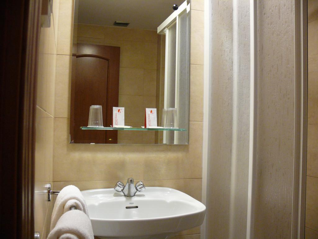 Hostal Navasfrias Salamanca Szoba fotó
